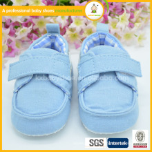 Venta al por mayor simple y suave azul claro color sólido bebé zapatos ocasionales